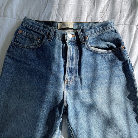 Classic Gap Blue Jeans Distressed - Picture 1 of 7